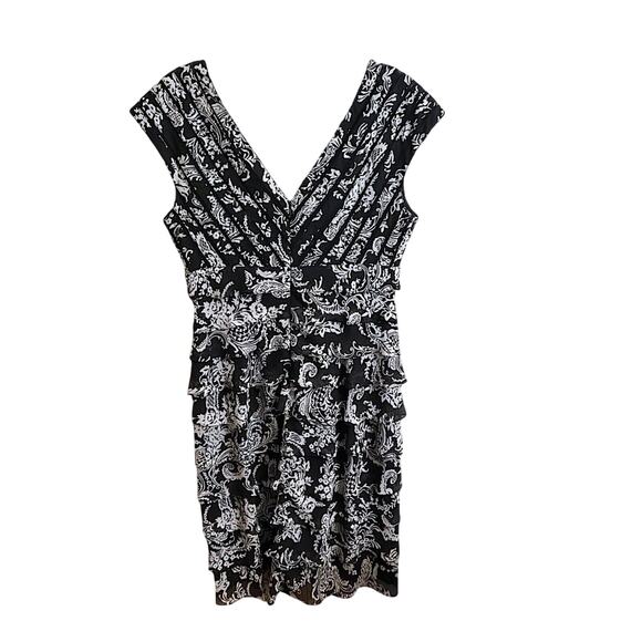 Adrianna Papell Dress SZ 10 Black White Shutter Pleat Sleeveless Sheath V-Neck - Picture 6 of 14